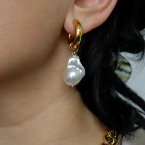 Gold Vintage Baroque Pearl Charms Hypoallergenic Non Tarnish Stainless Steel Gold Hoop Earrings Waterproof Earring Vintage Handmade Jewelry