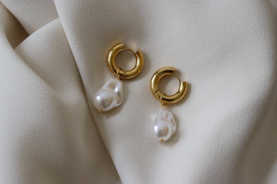 Gold Vintage Baroque Pearl Charms Hypoallergenic Anti Tarnish Stainless Steel Gold Hoop Earrings Waterproof Earring Vintage Jewelry