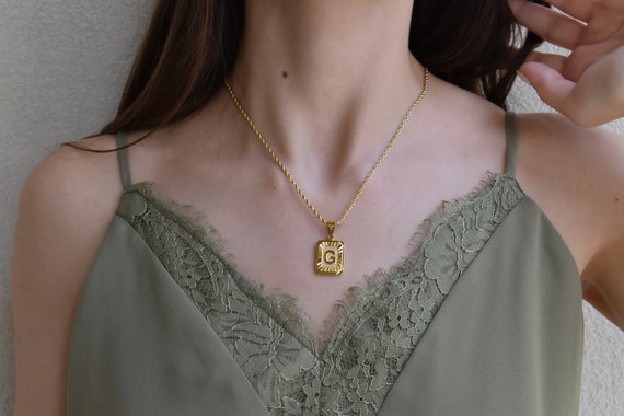 Gold Initial Letter Necklace, Gold Chain Necklace Gold Filled Chain Medal Gold Initial Letter Pendant Necklace, Square Alphabet Rectangle