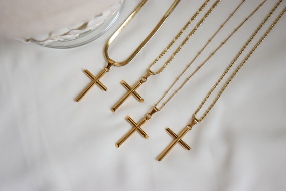 18K Gold Cross Necklace Gold Religious Cross Charm for Women Men Gift Necklace Stainless Steel Pray Pendant WATERPROOF Anti Tarnish Jewelry