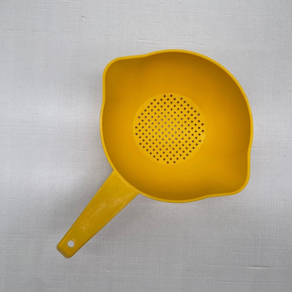 Vintage Yellow Tupperware Footed Strainer 1 Qt | 1200-9