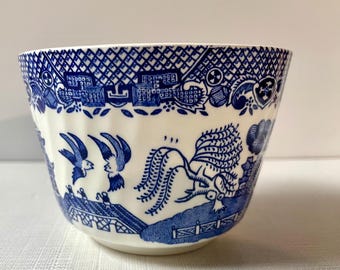 Vintage Blue and White Chinoiserie Succulent Planter Mini Cache Pot | Barratt&#39;s of Staffordshire England Blue Willow Sugar Bowl