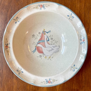 Vintage International China 1980s &quot;Marmalade&quot; Speckled Cream Stoneware Serving Bowl | Country Goose Geese Apple Blue Ribbon, Country Kitchen