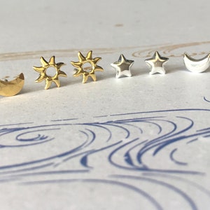 Sun Moon and Stars stud oorbellen, Sterling Silver, Gold Vermeil kleine post studs, mix en match sierlijke hemelse oorbellen, push back studs
