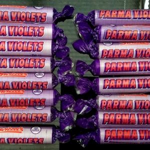 Swizzels Mini Parma Violet Rolls Wypełniacz do torebek na przyjęcia Upominki ślubne