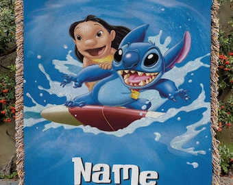 Cobertor personalizado Stitch, cobertor de surfe Disney Lilo e Stitch, cobertor personalizado Stitch Hawaiian Beach, cobertor de aniversário Magic Cast, NVA784