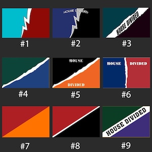 Op de afbeelding: Een verzameling van negen rechthoekige ontwerpen met een gescheurd papiereffect. Elk ontwerp heeft twee kleuren, sommige met de tekst "HOUSE DIVIDED". Kleuren zijn blauw, rood, zwart, oranje en groen.
