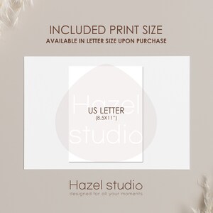 Op de afbeelding: Een wit printbaar ontwerp met de tekst "Hazel studio" en "US Letter (8.5x11")" in bruine tekst. De tekst bevindt zich in een witte cirkel met een lichtgrijze achtergrond. De tekst "Hazel studio designed for all your moments" bevindt zich onder de cirkel.