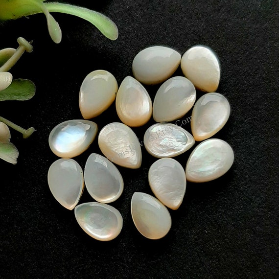 OVAL PEARL NECKLACE W/NATURAL STONE MATTE BLACK OVAL PEARL NECKLACE W/NATURAL STONE MATTE BLACK