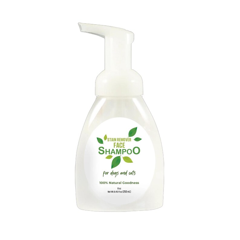 K&ouml;nnte beinhalten: Wei&szlig;e Plastikflasche mit Tiergesichts-Fleckenentferner-Shampoo mit gr&uuml;nem Blattdesign und dem Text "STAIN REMOVER FACE SHAMPOO for dogs and cats 100% Natural Goodness 8 oz Net Wt 8.45 oz (250 ml)"