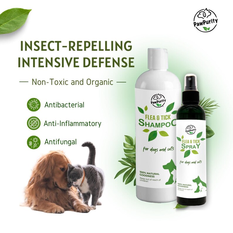 Puede incluir: Dos botellas de productos para el cuidado de mascotas, una botella de spray verde y una botella de champ&uacute; blanca, ambas etiquetadas con "Flea & Tick" y "PawPurity". Las botellas est&aacute;n sobre un fondo blanco con hojas verdes y un perro y un gato acurrucados.