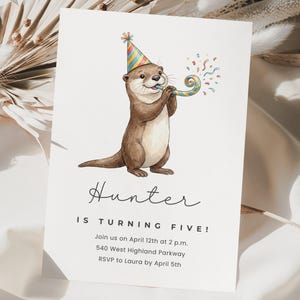 Plantilla de invitación de cumpleaños de nutria en Canva, invitación para fiesta de acuarela, personalizable