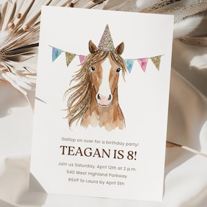 Könnte beinhalten: Eine Geburtstagseinladung mit einer Aquarellillustration eines Pferdes mit Partyhut und Banner. Die Einladung lautet "Gallop on over for a birthday party! TEAGAN IS 8!" mit Veranstaltungsdetails.
