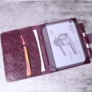 Funda de piel premium ONYX para Boox Palma 2 Tab X C, Boox Page 7 y BOOX Note Air 4 C con cierre a presión, ranuras para tarjetas y portalápices - 11AAYBX