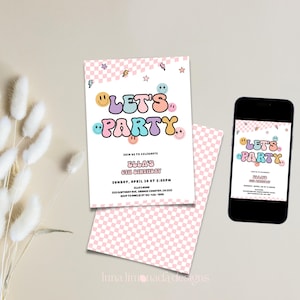 Peut inclure: Un fond à carreaux rose et blanc avec une invitation colorée "Let's Party" représentant des visages souriants et des étoiles. L'invitation est pour le 8ème anniversaire d'Ella. Le texte sur l'invitation indique "Rejoignez-nous pour célébrer le 8ème anniversaire d'Ella, dimanche 30 avril à 14h00, chez Ella, 3333 Birthday Ave, Orange Country, CA 3333, RSVP à Amelie au 123-456-7890".