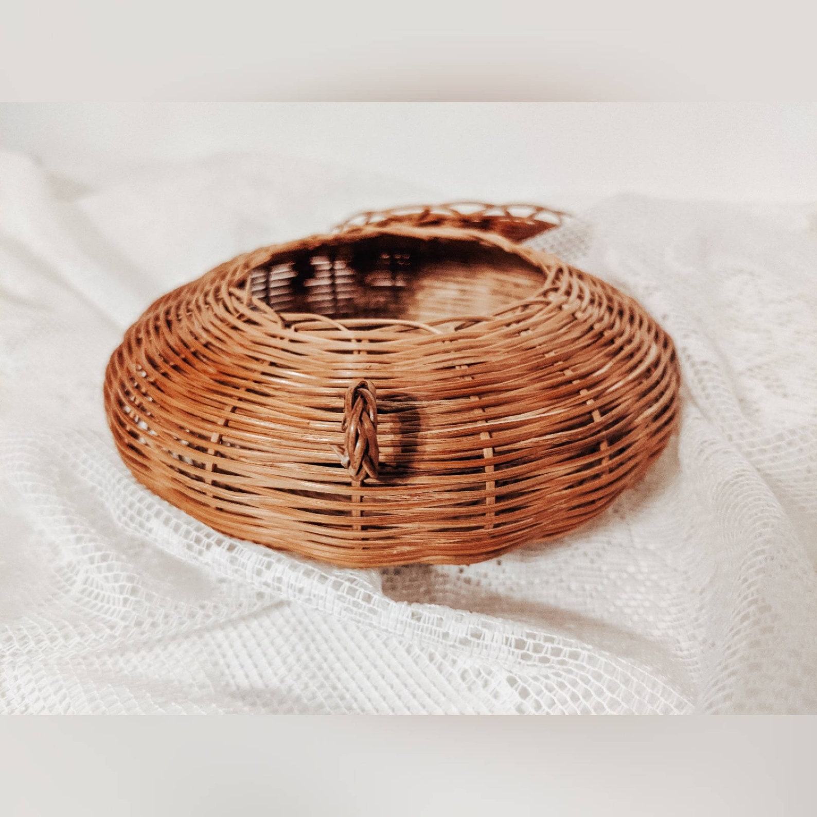 Vintage wicker basket with lid Etsy