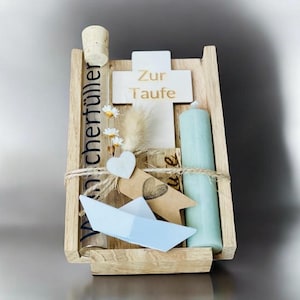 Set de regalo para bautizo, dinero para regalar, vela, cruz de madera y cumple deseos de cristal.
