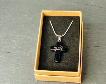Halskette >> Kreuz << aus Obsidian Edelstein im Schmuckkästchen mit Wunschgravur
