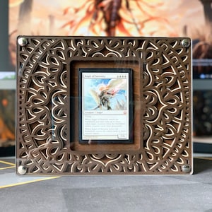 Présentoir à cartes en bois personnalisé MTG | Cadre pour cartes Magic The Gathering | Présentoir pour cartes à collectionner | Décoration murale en bois MTG en couches