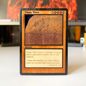 Tarjeta de madera MTG / El mejor regalo para el coleccionista MTG / Arte en capas de madera / Regalo MTG de hechicería personalizada