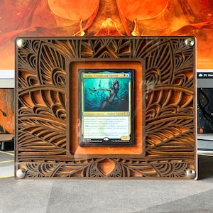 Pantalla de tarjeta de madera personalizada MTG/marco de tarjeta Magic The Gathering/pantalla de tarjeta comercial/decoración de pared de madera MTG en capas