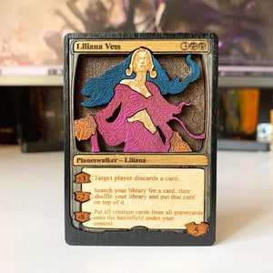Tarjeta de madera MTG / El mejor regalo para el coleccionista MTG / Arte en capas de madera / Regalo MTG de Planeswalker / Token de madera mtg personalizado