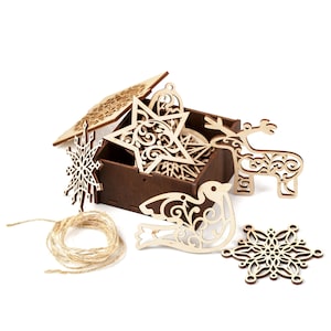 Juego de regalos de juguetes de árbol de Navidad 10pcs más caja de regalo, juguetes de madera para árbol de Navidad, increíbles juguetes cortados con láser, caja para regalo