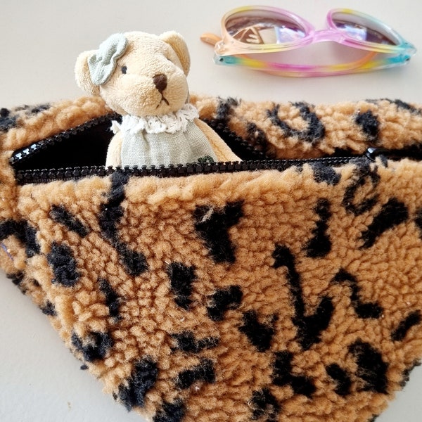 Le petit sac banane teddy sherpa pour enfants