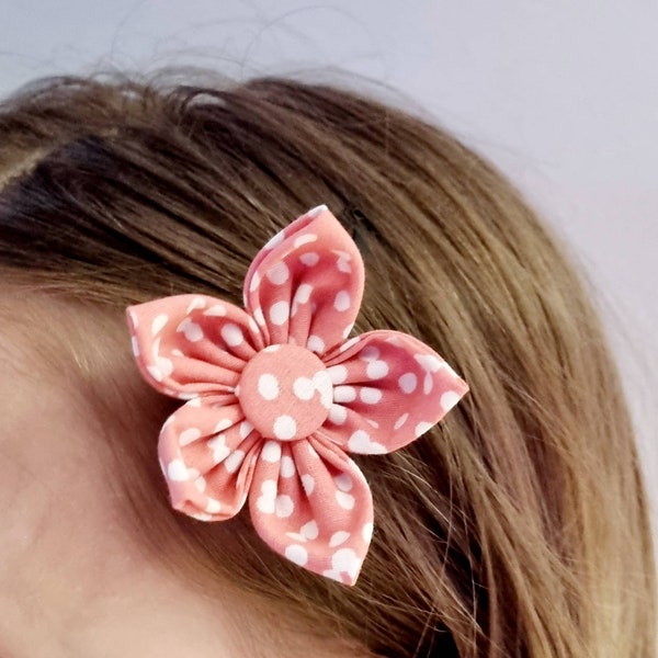 Barrette cheveux fleurs / fleur en tissu /Girls flower hairclip / filles bébé femme /pince crocodile