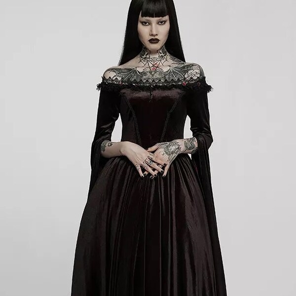 VAMPIRE DRESS: Authentic, Majestic and Elegant - Velvet & Lace - Unique Sleeves