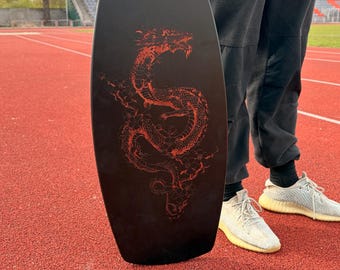 Houten balanceerbord met rol | Drakengravure | Balanstrainer voor volwassenen | Core-workoutbord | Fitnesscadeau voor hem