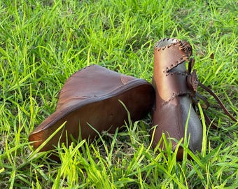 Handgemaakte leren Vikinglaarzen – Middeleeuwse re-enactmentschoenen