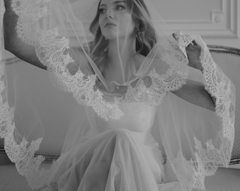 Ivory Tulle Wedding Veil: Handmade Lace Edge, Blusher Style