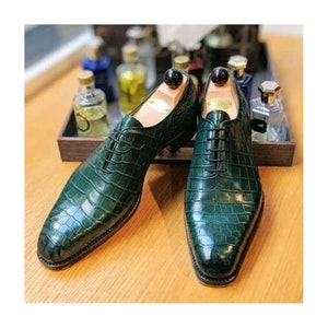 Bespoke Men&#39;s Handmade Green Crocodile Print Leather Oxford Lace Up Whole-Cut Fashion Shoes