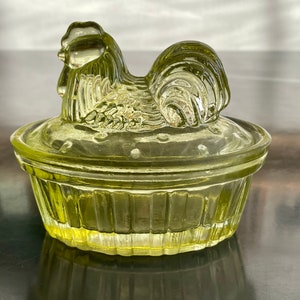 Hen on Nest Pressed Glass Chicken Covered Dish Candy Jar French vintage Kitchen Decor glass butter cheese container with lid tableware decor