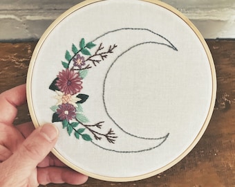 Floral Moon Embroidery - Witchy Wall Art - Nature Hand Embroidered Hoop Art - Pastel Flowers Home Decor - Nursery Decor - Celestial