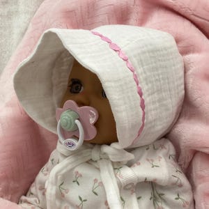 Pink Hearts Baby Bonnet with Soft Ties Cotton Gauze Baby Bonnet with Brim Easter Bonnet Sun Brim Sun Protection