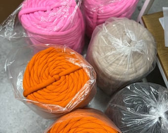 1 ball = 1,5 kg = 75 m, Chunky ACRYLIC yarn, MASHABLE, Chunky VEGAN yarn, Tube anti-allergic yarn, Giant Arm knit Super sock bulky yarn