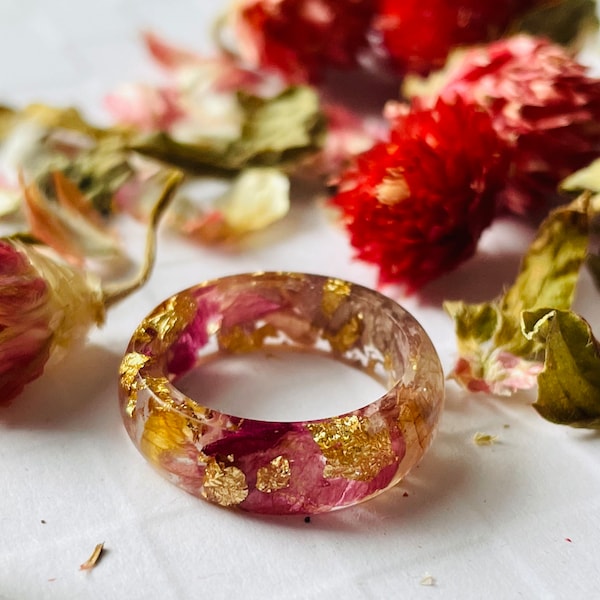 Custom Resin Ring - Your Flower Petals - Round Band - Silver or Gold Foil - Affordable Jewelry - Handmade Gifts - For Her - Personalized