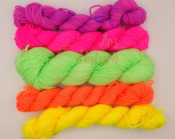 MidLime Sock, 1 Green Skein 50g, alone or with Neon Mini(s) of your choice, Merino Wool - Extrafine quality and SuperWash Nylon