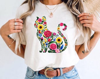 Floral cat Shırt, Garden Flowers Gift For Her Floral Kitten Tee, Botanical Cat Lover Gift,Wildflower Cat T-Shirt, Nature Lover Shirt,