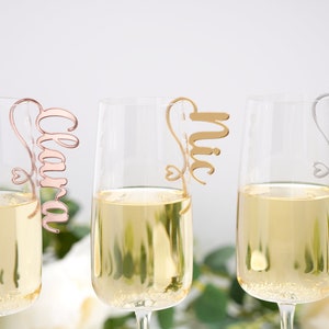 Ciondolo per bevande nuziali Idee per segnaposto per matrimoni Pennarello per vetro Ciondoli per vino Ciondoli per cocktail con champagne Etichetta per ciondoli per bevande Targhette con nome in acrilico