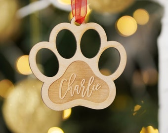 パーソナライズされたクリスマス犬の足跡オーナメント、犬のオーナメント、カスタムペットオーナメント、ペットメモリアルオーナメント、パーソナライズされた犬のギフト、犬の足跡オーナメント