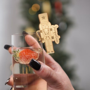 Decorazioni per la tavola di Natale Schiaccianoci Coperti Decorazioni per la tavola di Natale Ciondolo per vino Segnaposto di Natale Bomboniere Etichette con nome