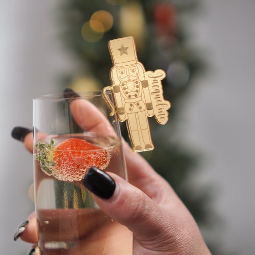 Decoración de mesa navideña, cascanueces, vajilla navideña, adornos para mesa, adornos para copas de vino, tarjetas de mesa navideñas, recuerdos de mesa, etiquetas de nombres