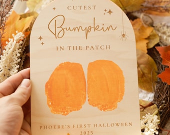 Personalisierte Babys erste Halloween Kürbis Bum Print Plaque | Mein erstes Halloween-Dekor | Neugeborenen Halloween Foto Prop Andenken mit Ständer