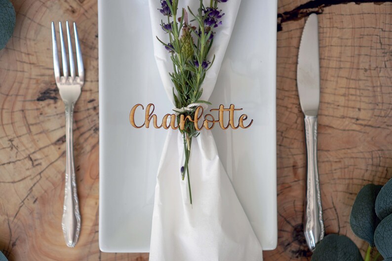 Guest name tag for wedding table