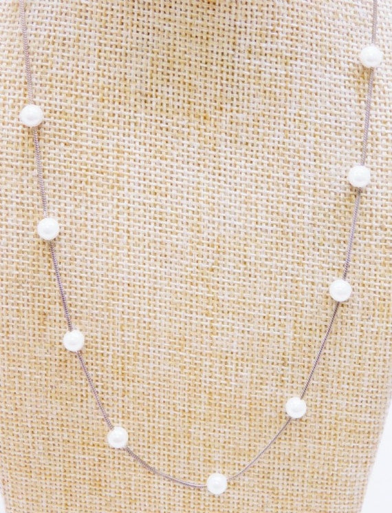 Silver and Pearl Necklace - image 4