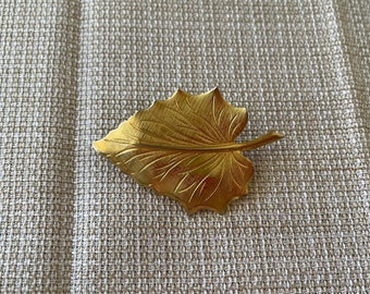 Broche Ancienne Vintage - Métal Doré Motif Feuille - Occasion