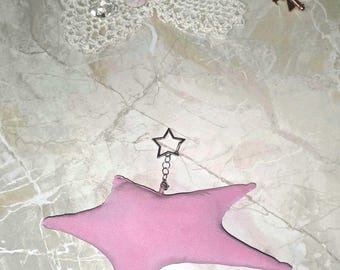 Spikey star keychain <3
